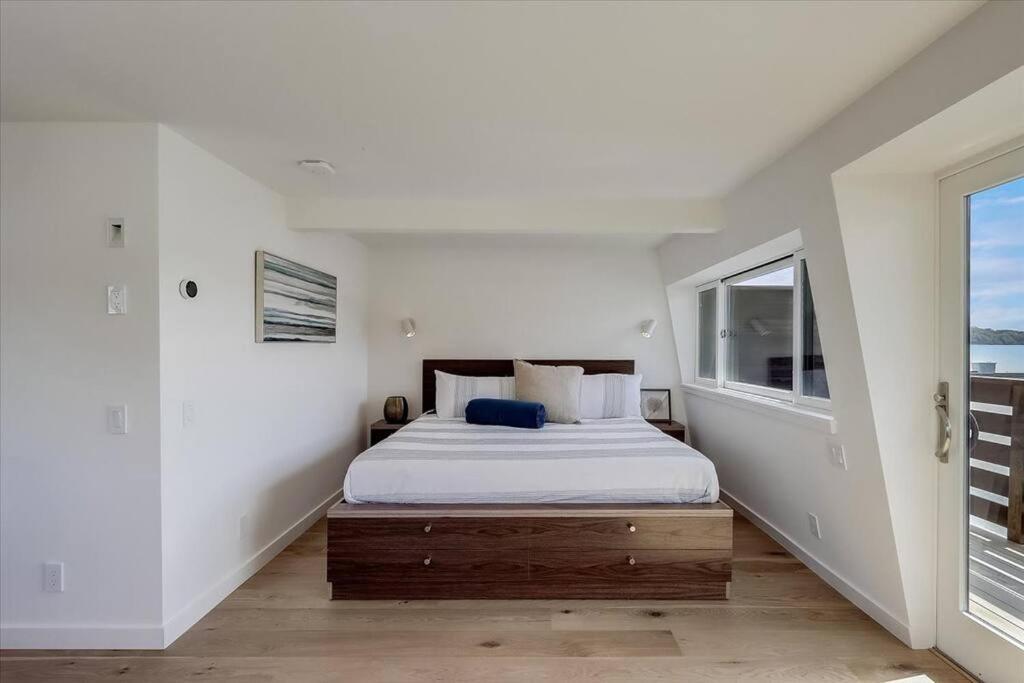 Apartment Floating Of Commodore 11 Mill Valley