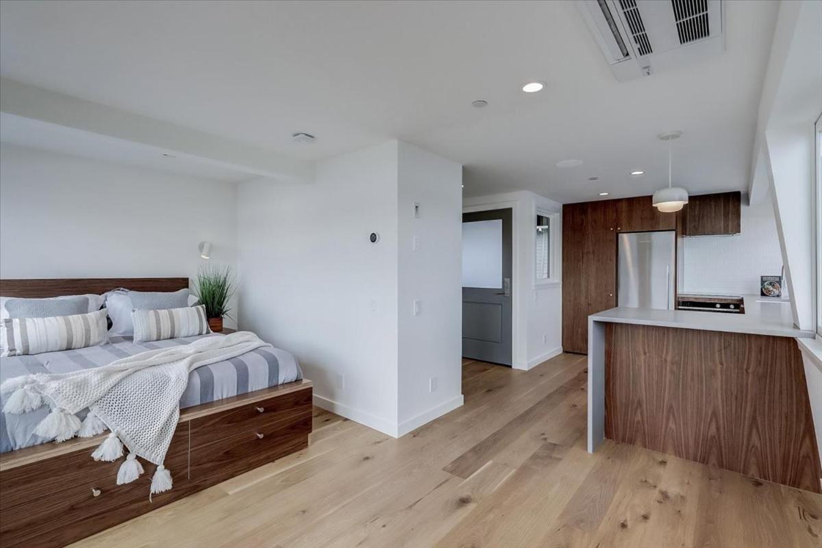 Apartment Floating Of Commodore 11 Mill Valley