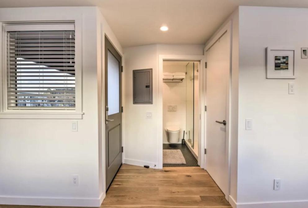 Apartment Floating Of Commodore 11 Mill Valley
