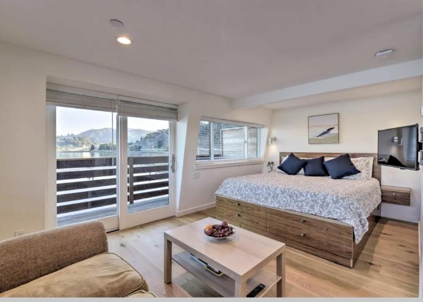 Floating Of Commodore 11 Apartment *
