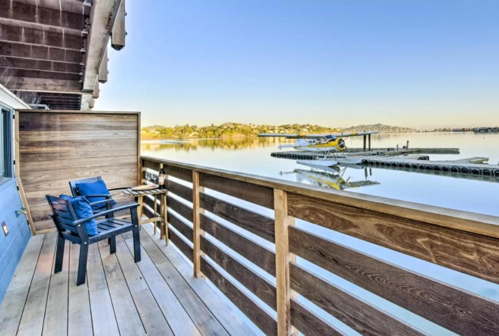 Apartment Floating Of Commodore 11 Mill Valley